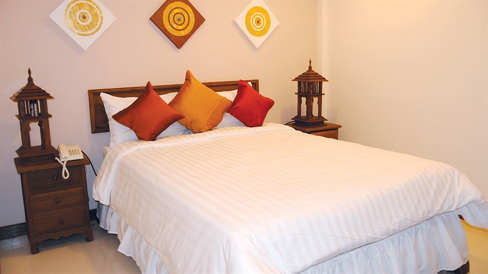 Lullaby Inn Silom Bangkok Exterior foto